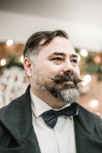 Сергій Шаменков — український художник-реконструктор, ілюстратор історичних видань та дослідник військової матеріальної культури